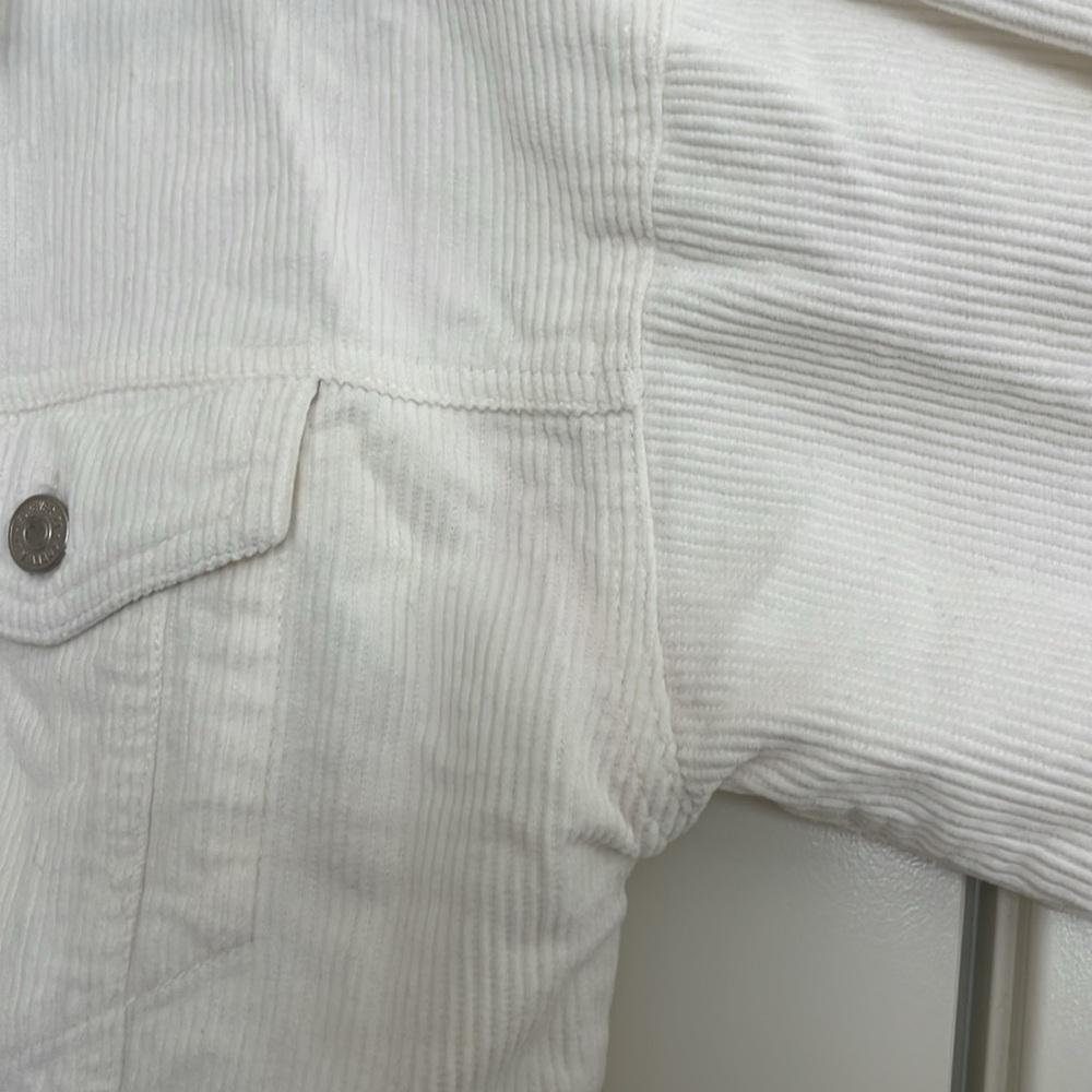 F21: Ribbed White Cropped Jacket - Picture 4 of 5